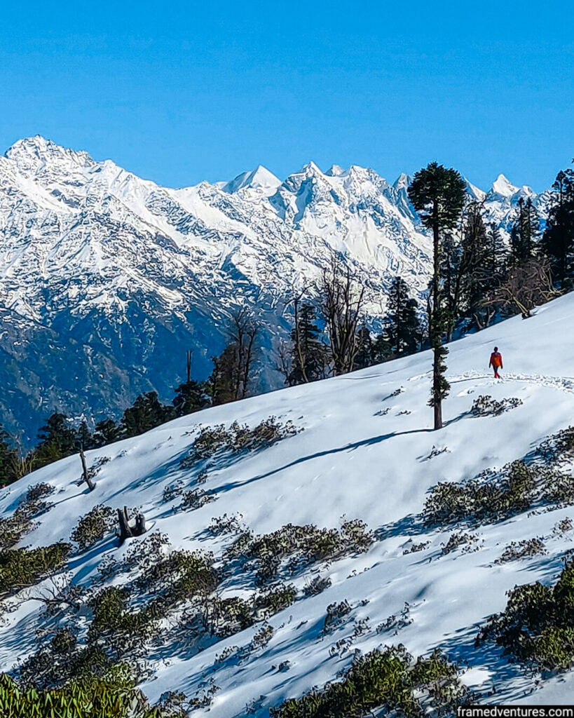 trek from kedarkantha peak